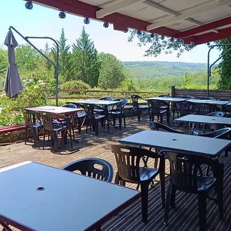 N6 Emplacement Tente Van Camping-Car Saint-Aubin-de-Nabirat